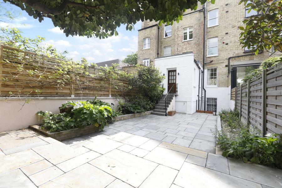 6 bedroom terraced house for rent