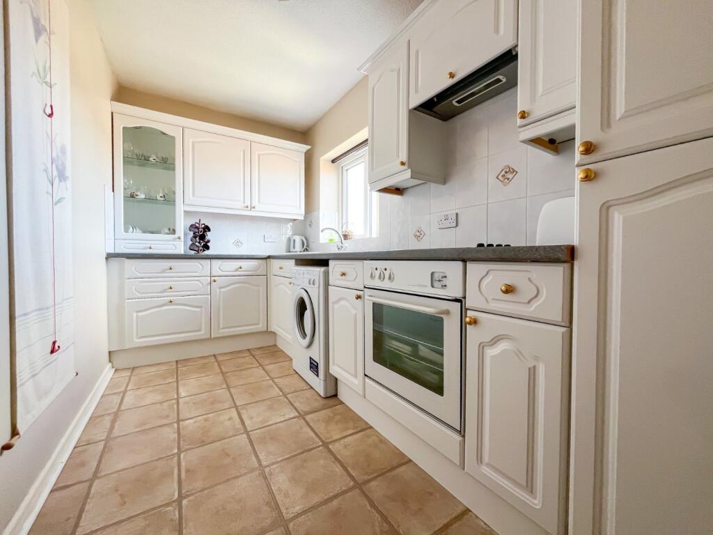 Kingshill Gardens, Nailsea, North Somerset, BS48 photo 3