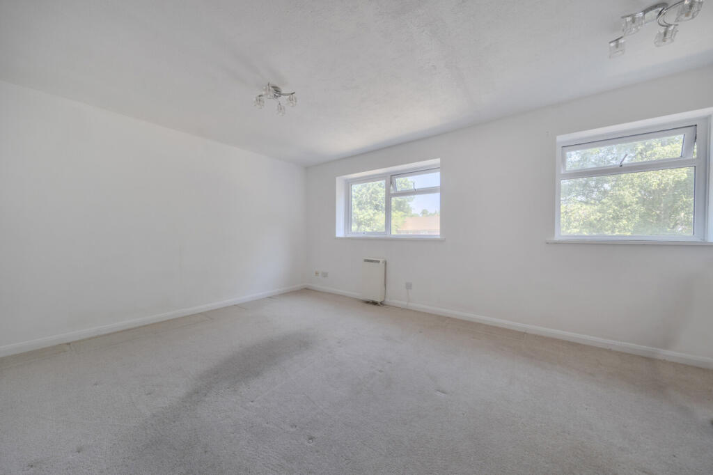 Apartment in Basingstoke and Deane, Cranbourne, Kings Furlong - View 3