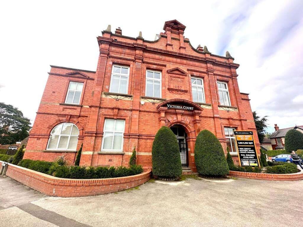 Main image of property: Victoria Court, Bexton Road, Knutsford, WA16 0PF