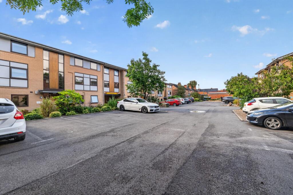 Apartment in Nottingham - More
