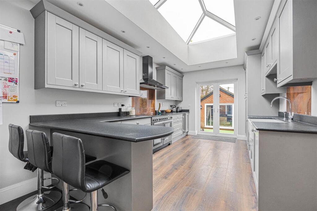 House in Knowl Hill - View 2
