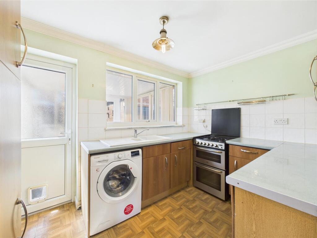 Aldergrove Crescent, Lincoln photo 4