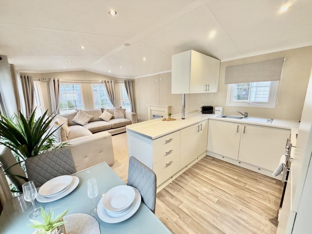 Carabuild Lodge, Venture Caravan Park, Langridge Way, Morecambe, Lancashire, LA4 4TQ photo 2