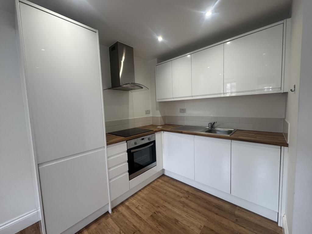 Apartment in Hemel Hempstead - View 4