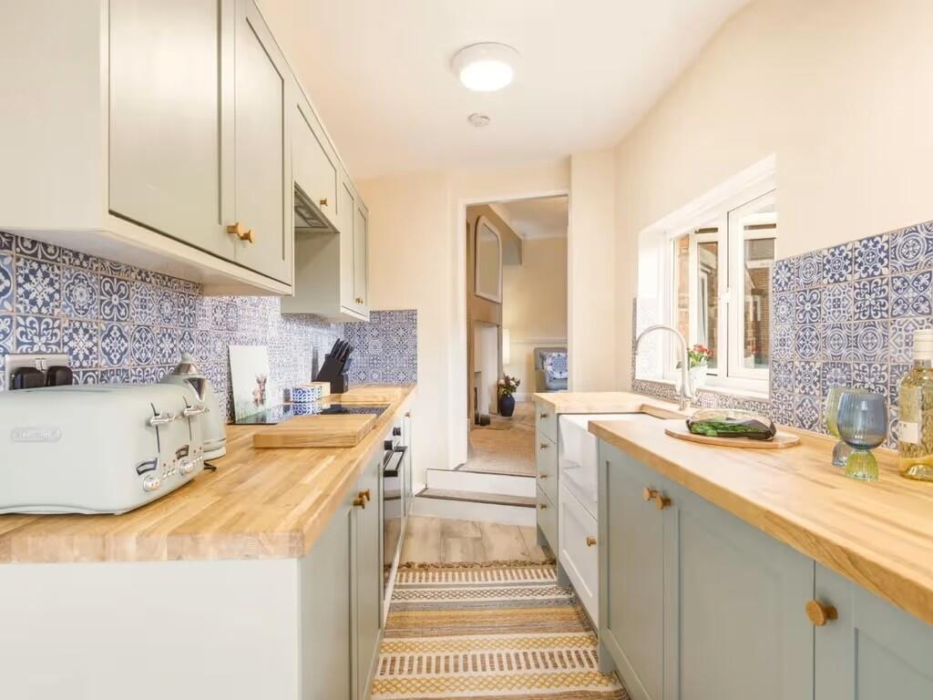 Apartment in Newcastle upon Tyne - View 3