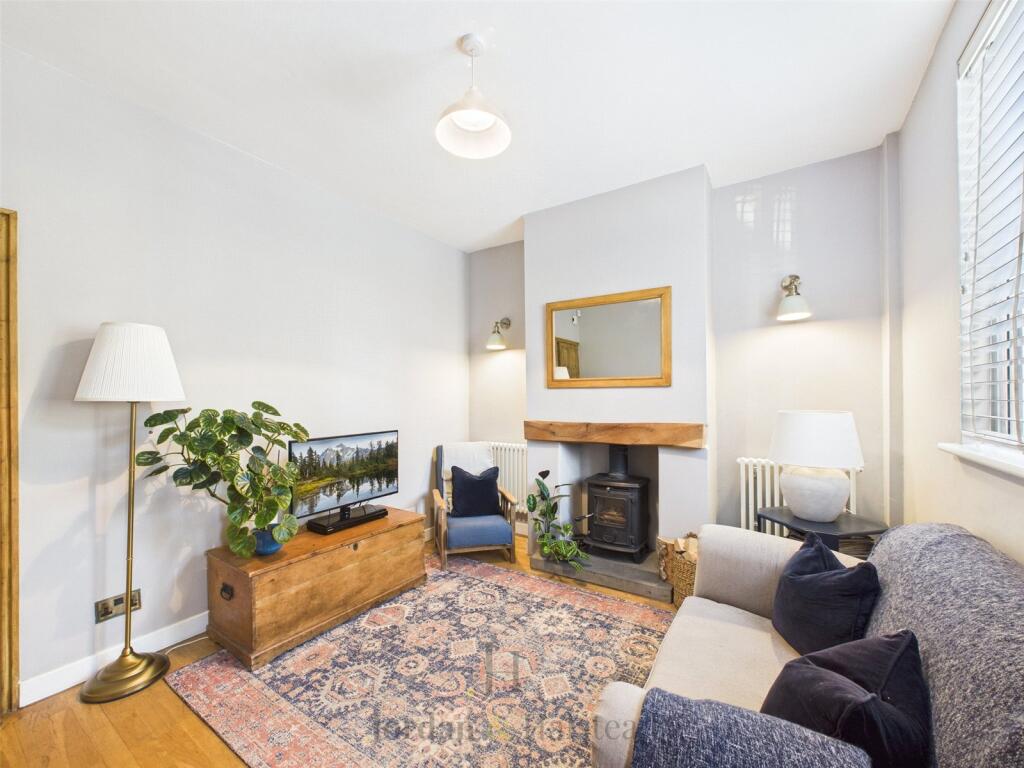 Delamere Road, Kingsley, Frodsham, Cheshire, WA6 photo 2