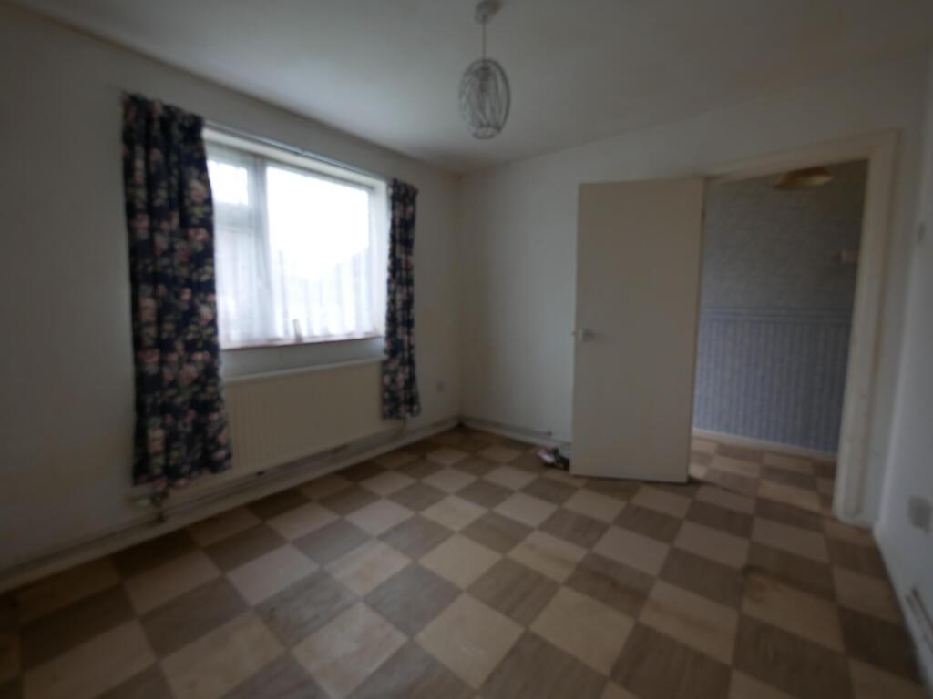 93 Marshfield Avenue, Crewe, Cheshire, CW2 photo 5