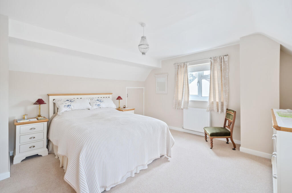 Heatherdene Road, Chandler's Ford, Hampshire, SO53 photo 5