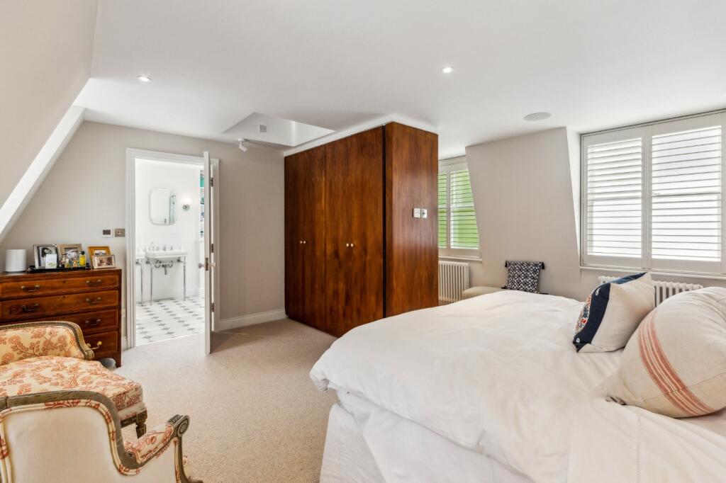 3 bedroom mews property for rent
