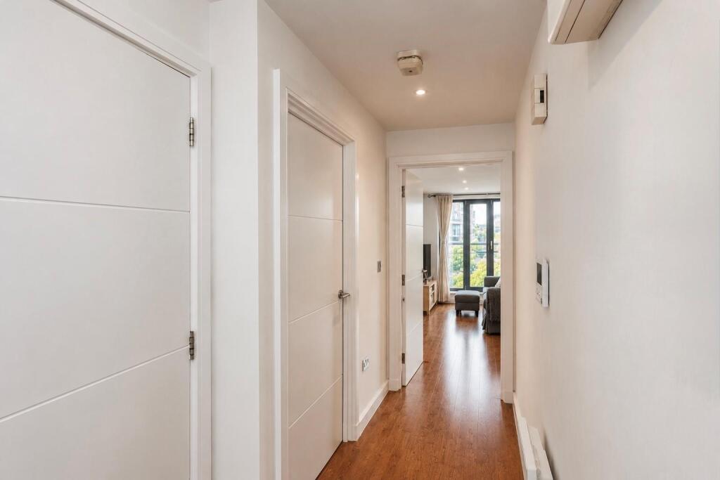 Apartment in London - View 5