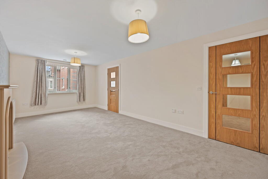 Apartment in Kettering, North Northamptonshire - View 5