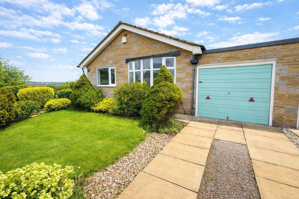 2-bed house on Oakleigh Avenue, Clayton, Bradford, £230,000