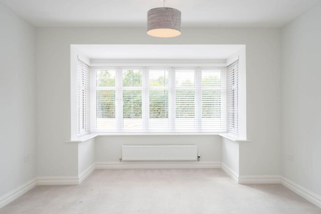 House in Horsham, Two Mile Ash, Southwater - View 5