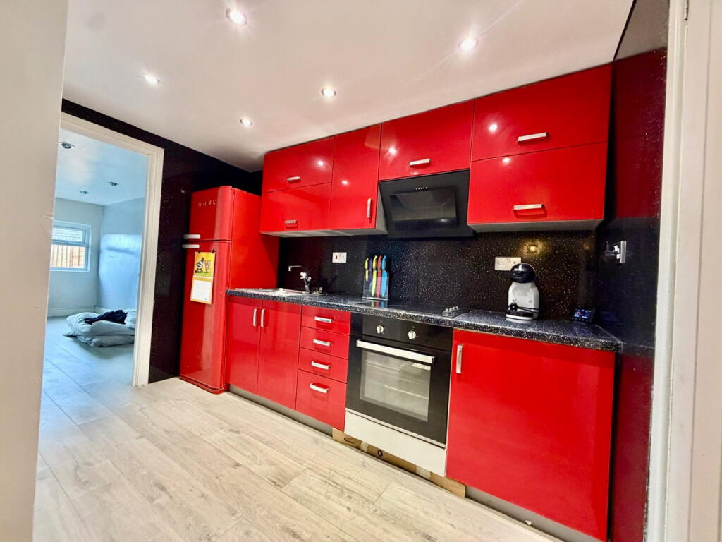 Apartment in Newport, Barnardtown, St. Julians - View 4
