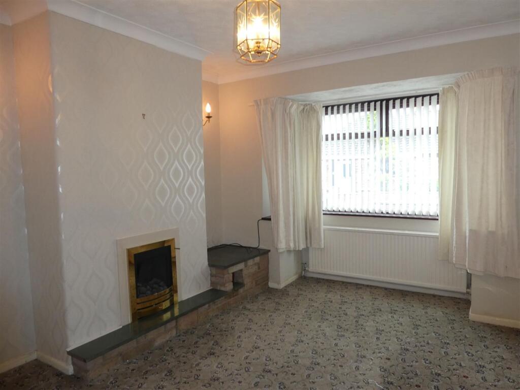 51 Broxton Avenue, Orrell, Wigan. WN5 8NP photo 4