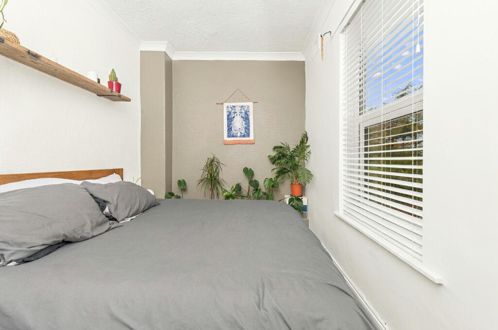 House in Wakefield, Primose Hill, Eastmoor - More