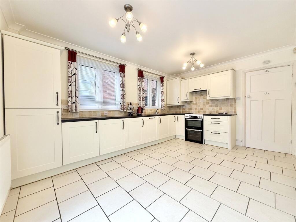 St Johns Road, Burnham on Sea, Somerset, TA8 photo 3