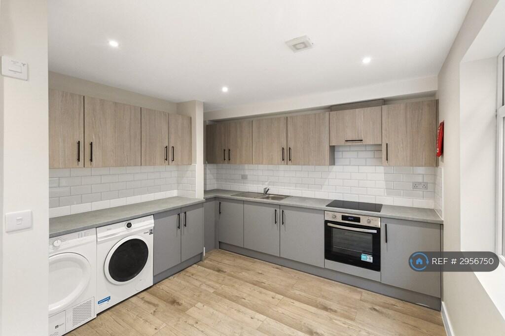 Apartment in Twickenham - View 4