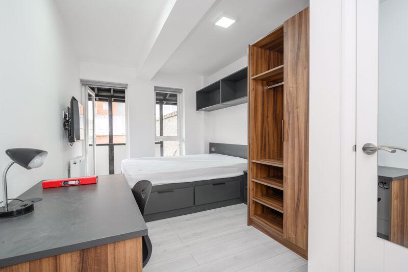 Main image of property: High Street, Walton-On-Thames