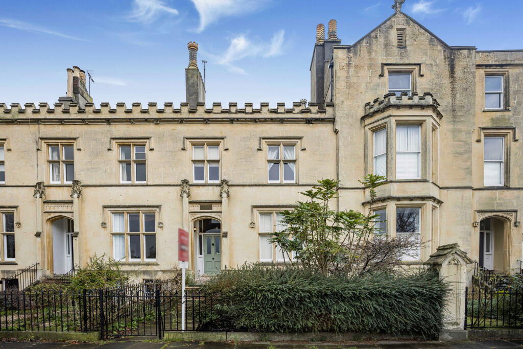 Main image of property: Garden Flat 11 Wellington Square