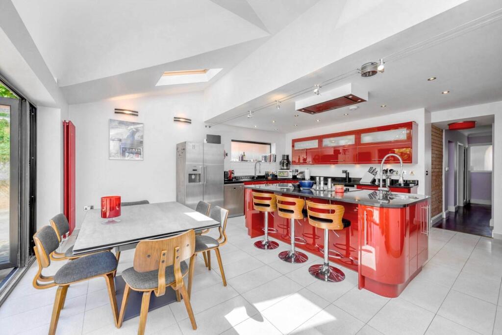 Clifton Park Road, Caversham Heights, Reading - View 6