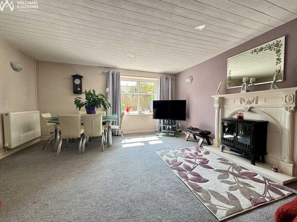 House in Llandudno - More