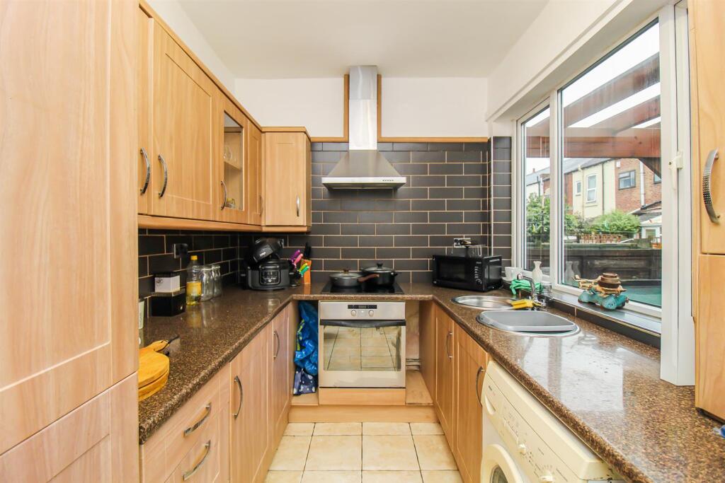 Dewsbury Road, Wakefield photo 2