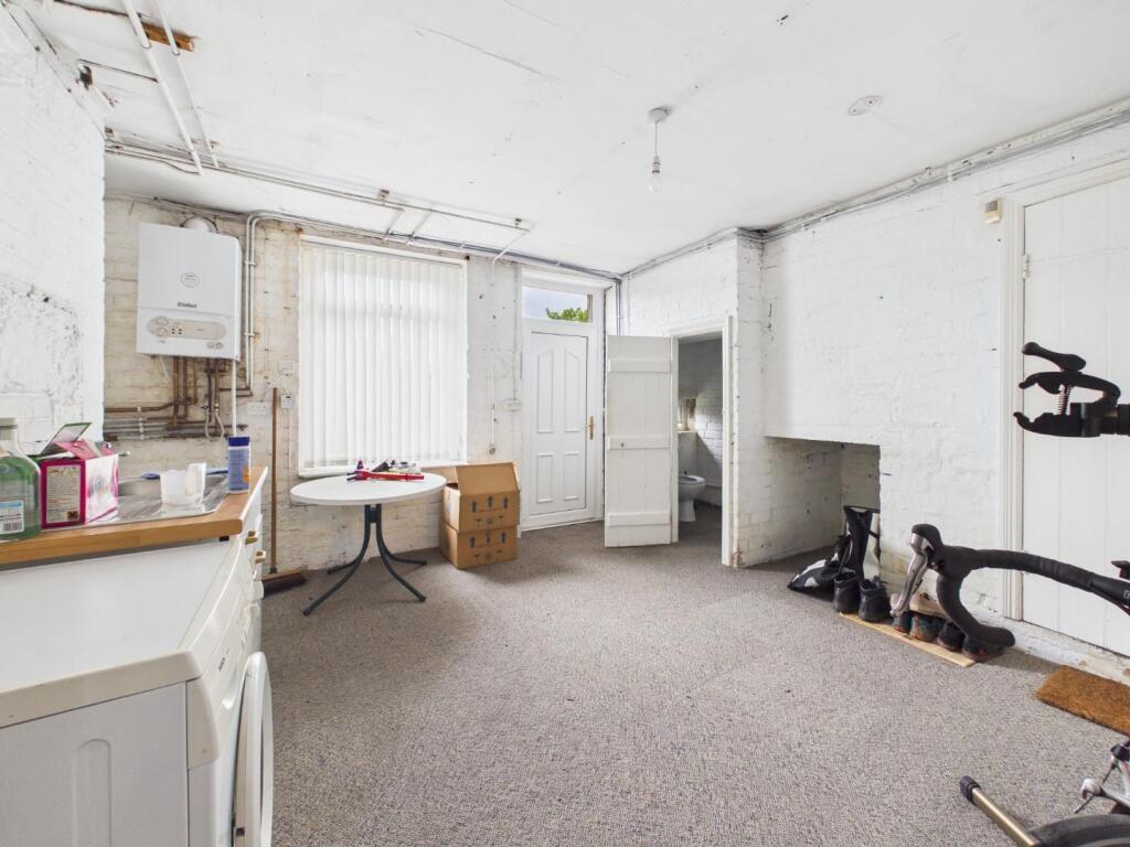 Fernbank Drive, Bingley photo 5
