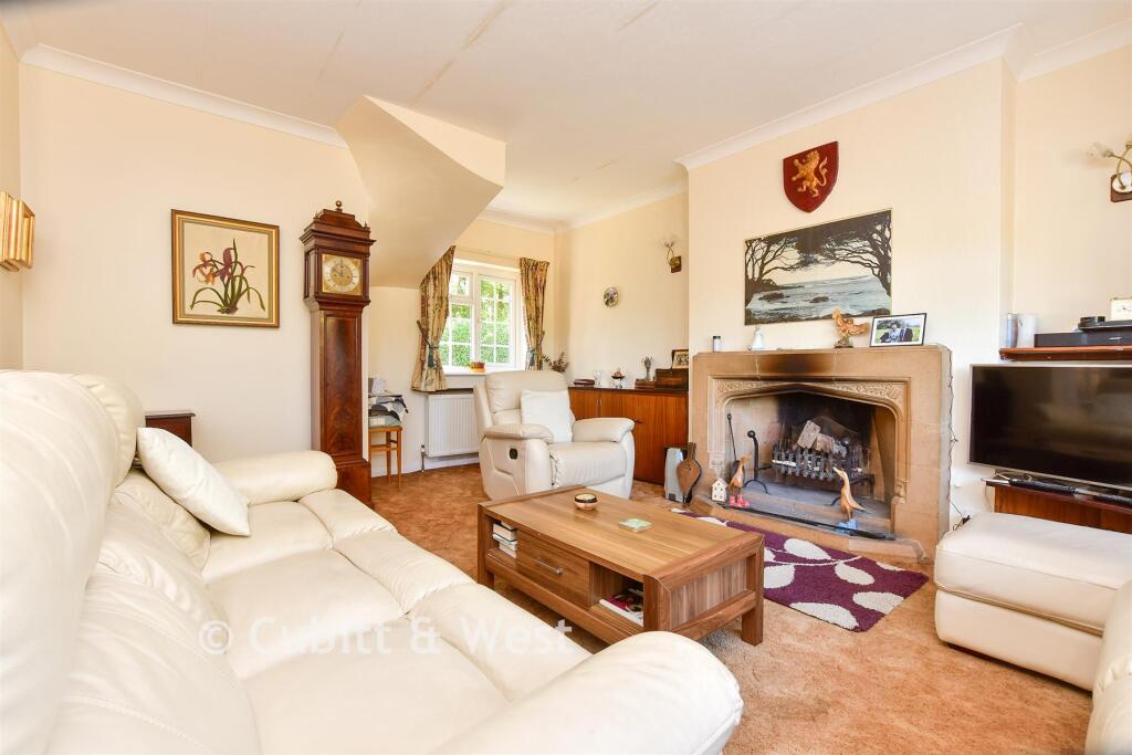 House in Sutton - More