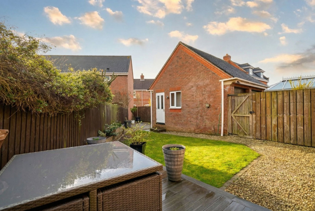 Additional image 18 of Old Dickens Heath Road, Dickens Heath