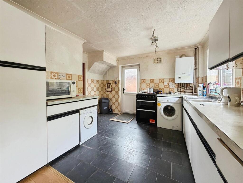 House in Worksop, Manton - View 4