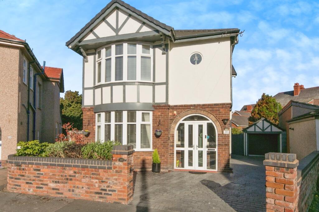 3-bed detached on Kinard Drive, Rhyl, Denbighshire, LL18, £299,950