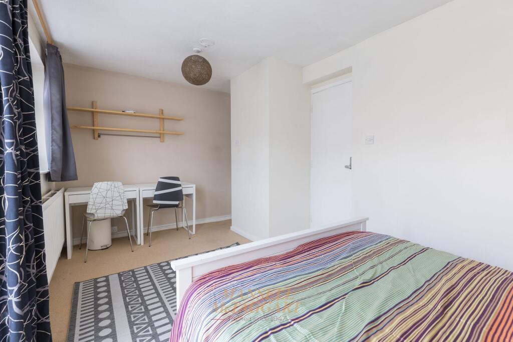House in Reigate and Banstead, Horley - More