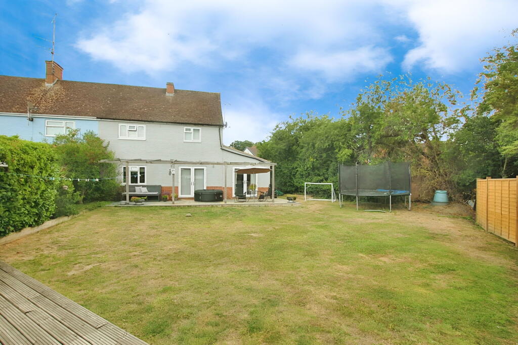 3-bed semi-detached on Roosevelt Avenue,Charlton Kings,Cheltenham,GL52 6JL, £425,000