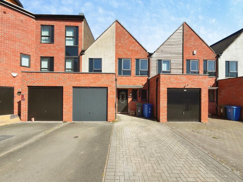 Main image of property: Rosedawn Close West, Stoke-on-Trent, Staffordshire, ST1