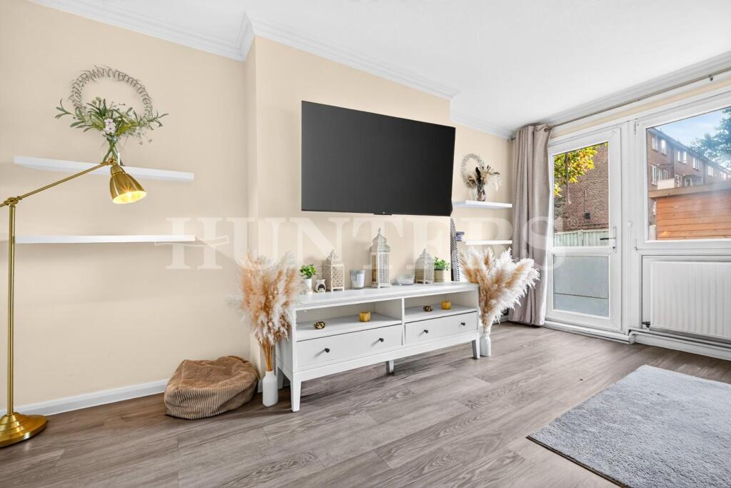 Main image of property: Broad Lane, London, N15