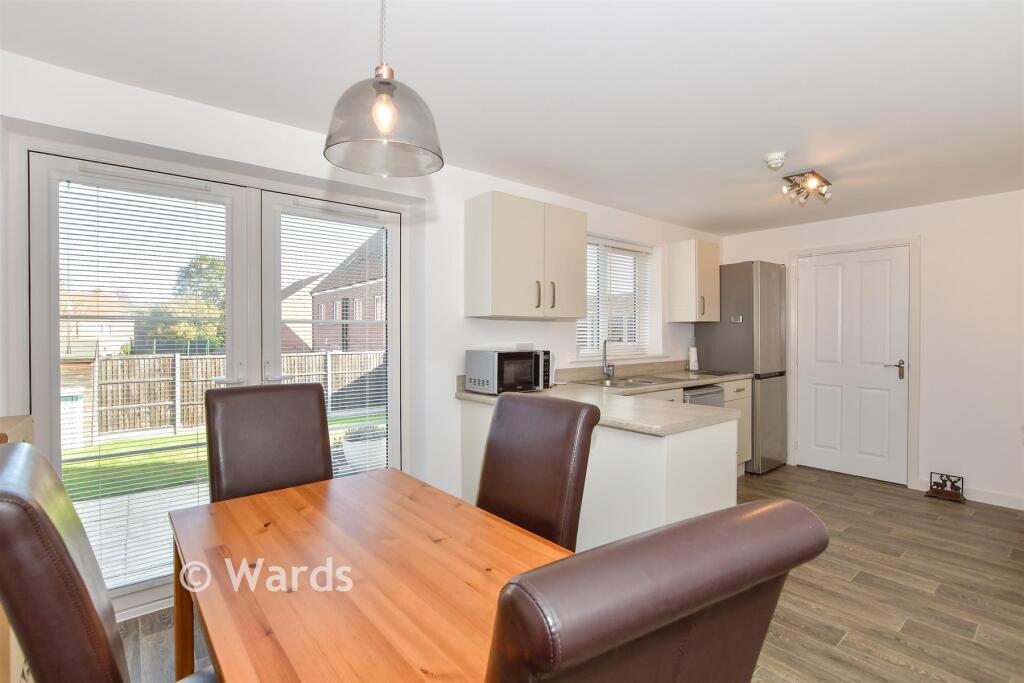 Watling Drive, Newington, Sittingbourne, Kent photo 4