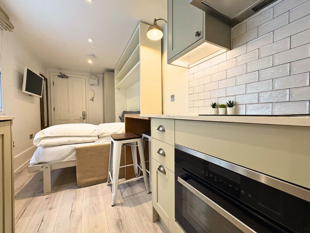 Studio flat for rent