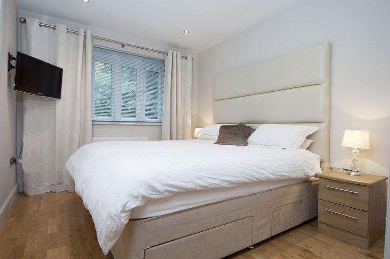Apartment in Weybridge - View 5