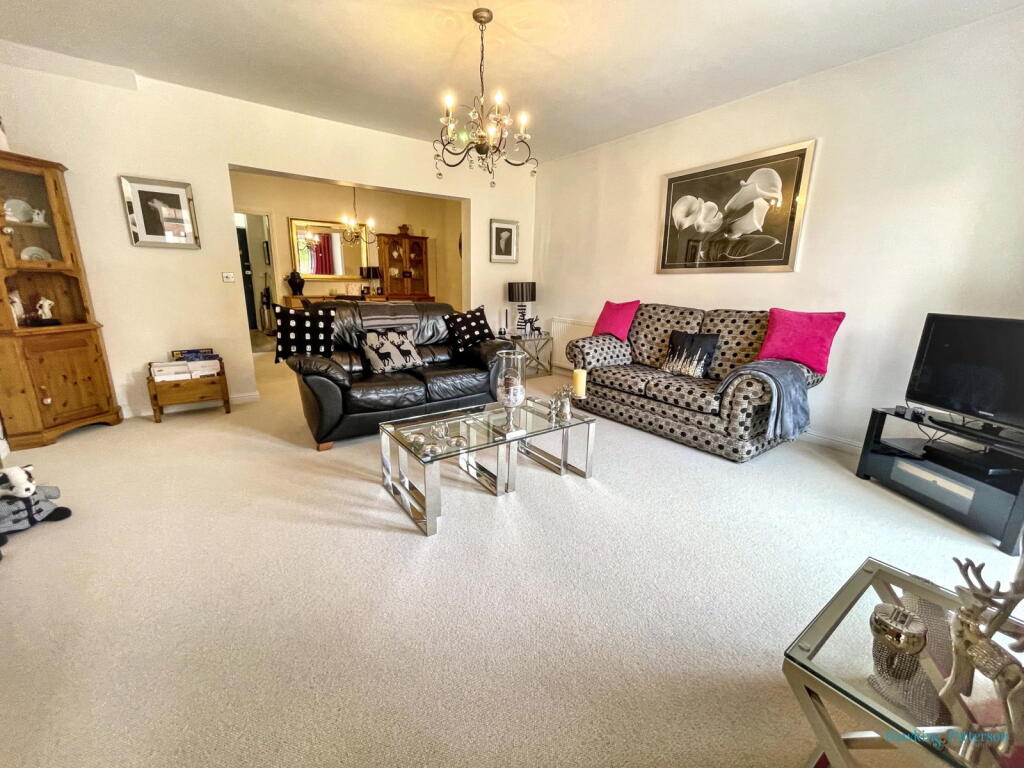 House in Solihull, Dickens Heath - More