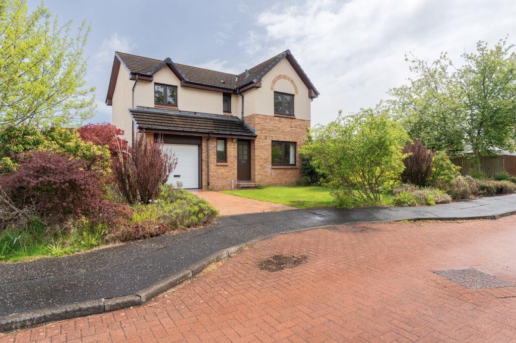 4-bed detached on 44 Glen Crescent, Peebles, EH45 9BS, £400,000