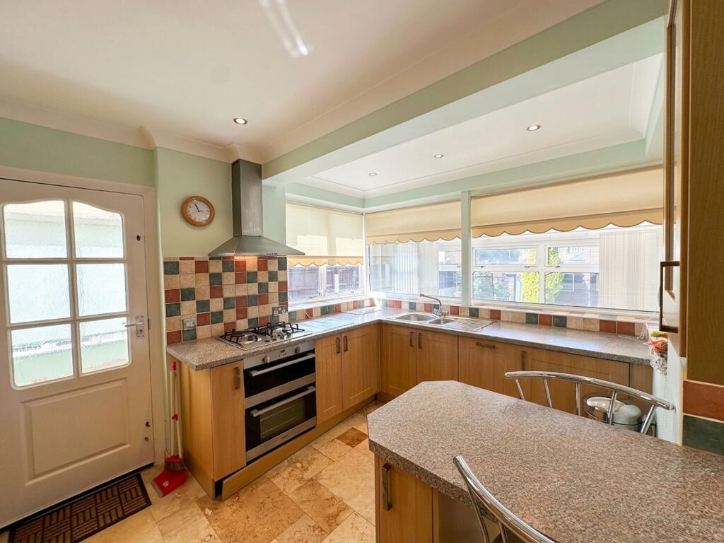 Tennison Avenue, Borehamwood, WD6 photo 5