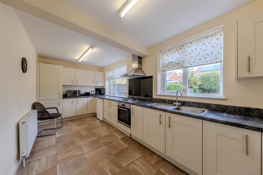 House in Northwich, Barnton - More