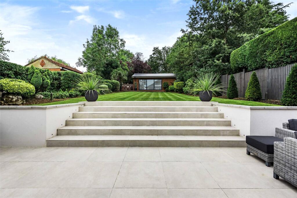 House in St Albans - View 5