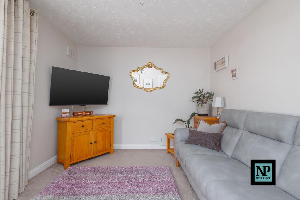 House in Tamworth, Stonydelph - View 4