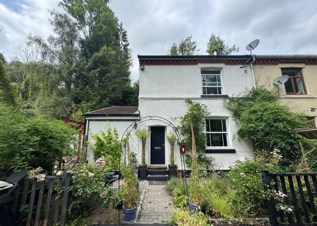 Main image of property: Hollybush, Blackwood, NP12