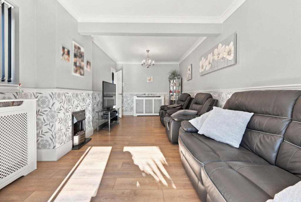 House in Castle Point, Essex - View 5