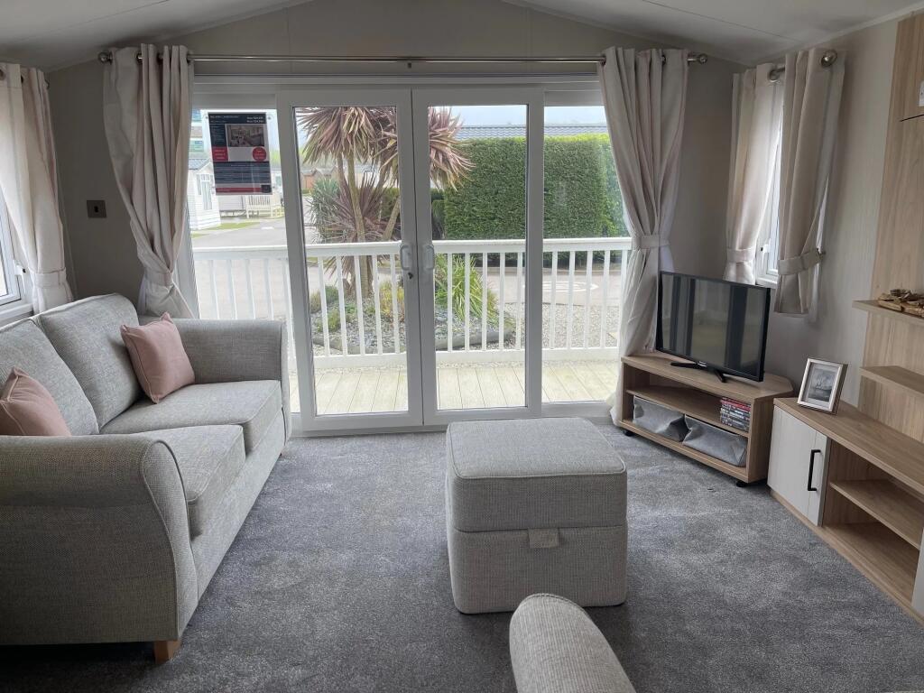 2025 Willerby Lamberhurst, Par Sands Coastal Holiday Park, Par Beach, Par, Cornwall, PL24 2AS - View 5