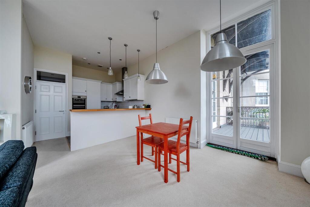Apartment in Shrewsbury, Coleham - View 5